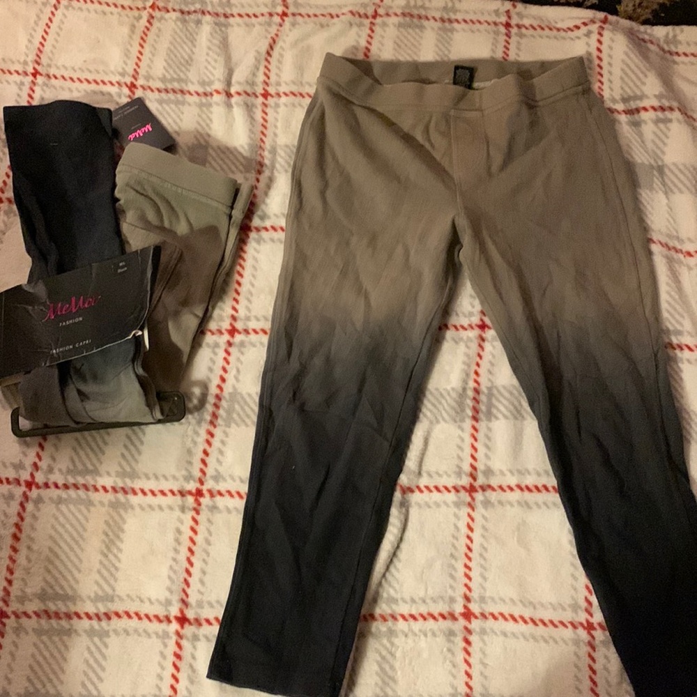 Memoi black and grey womens leggings. Size M/L. Never worn.